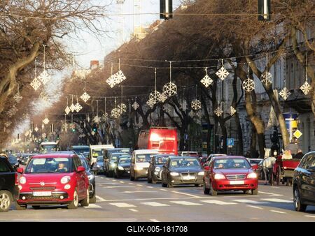 Andrássy út in a Christmas decoration - Bud apest-stock-foto