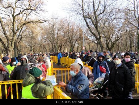 Poor people waiting for food - Budapest - Christmas-stock-foto