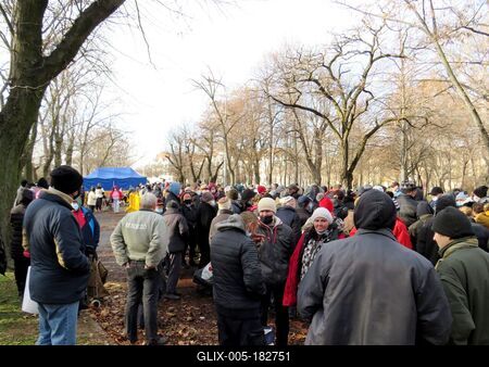 Poor people's Christmas - Food distribution - Budapest-stock-foto