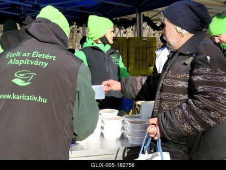 Asking fo Foord - People in need - Christmas - Budapest-stock-foto