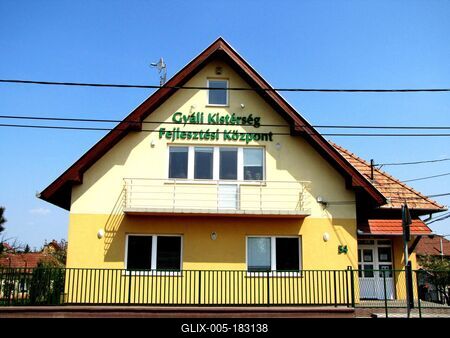 Gyál, 2010. április 24.A gyáli kistérség fejlesztési központja.-stock-foto