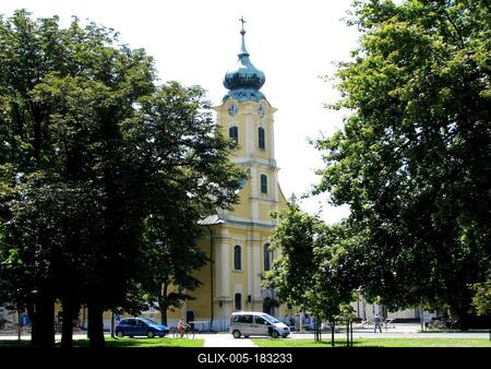 Catholic Church - Hatvan - Hungary-stock-foto