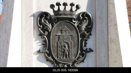 Kiskunfélegyháza, 2010. november 14.Kiskunfélegyháza címere az Országzászló emlékmû oldalán.-stock-foto