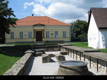 Pásztó - School - Glass cold - Csohány Galery-stock-foto