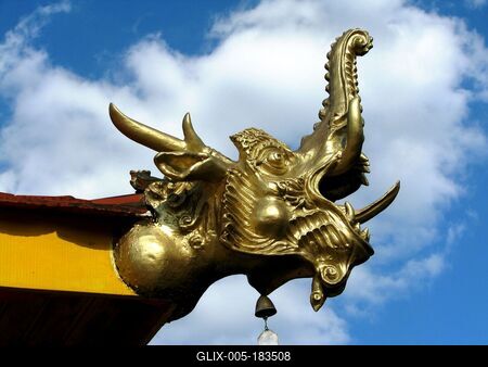 Dragon head - Buddhist shrine - Mátraverebély - Hungary-stock-foto