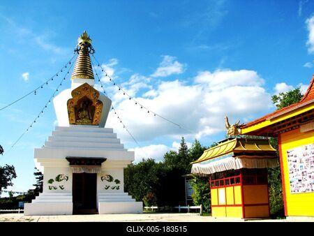 Stupa - Buddhist shrine - Mátraverebély - Hungary-stock-foto