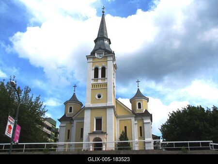 Salgótarján - Church of Assumption-stock-foto