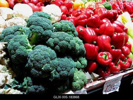 Vegetbles - Broccoli - Bell peppers - Budapest-stock-foto