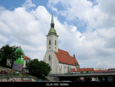 Bratislava (Pozsony), 19 May 2018The St. Martin's Cathedral of Bratislava.A pozsonyi székesegyház, a Szent Márton dóm.-stock-foto