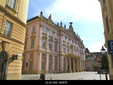 Bratislava (Pozsony), 27 May 2018The Archbishop Palace.A hercegprímási palota.-stock-foto