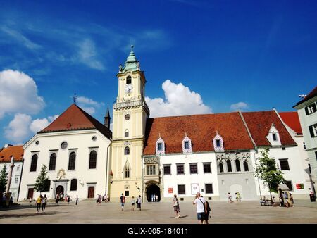 Bratislava (Pozsony), 27 May 2018The Old City Hall in the Main Square (Hlavné Namestie).Az Óvárosháza a Fõtéren (Hlavné Namestie).-stock-foto