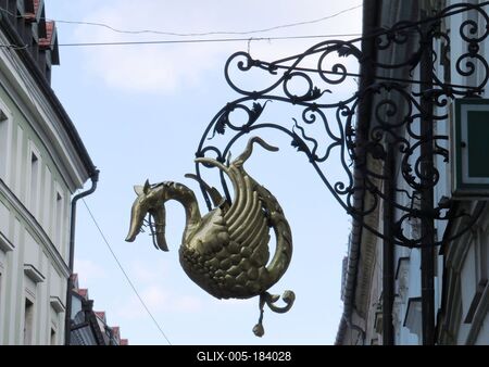 Bratislava, 19 May 2018The emblem of the Pharmacy in Sedlárska street of the Old Town.Az óvárosi Sedlaárska utcai patikájának griff cégére.-stock-foto
