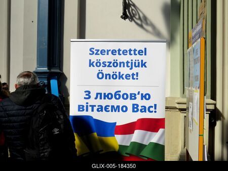 Ukrainian refugees - Welcome greetings - Budapest-stock-foto