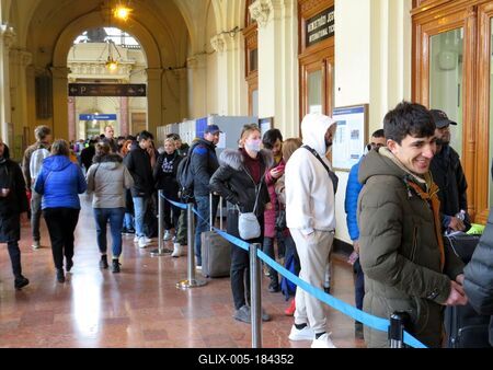 Ukrainina refuigees - Budapest-stock-foto