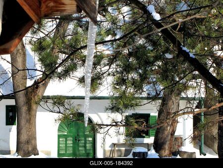 Icicle - Wine cellars of Tök in winter - Hungary-stock-foto