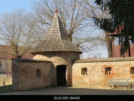 The city wall and the walls of the church fortress from 15th C. in Hajdúszoboszló - Hungary-stock-foto