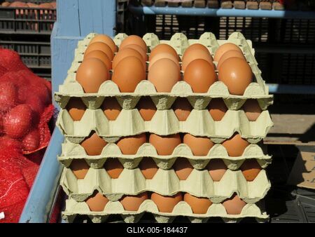 Eggs - Market - Hungary-stock-foto