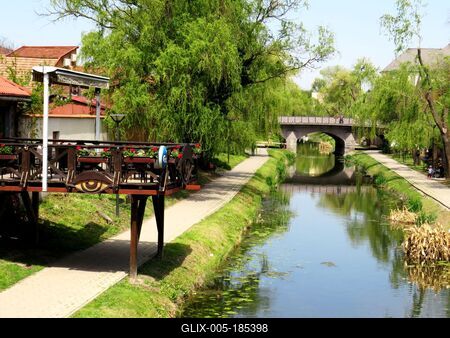 River Zagyva - Jászberény - Restaurant-stock-foto