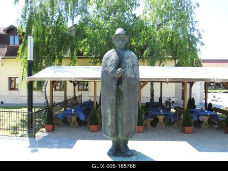 Shepherd statue - Kunszentmiklós - Hungary-stock-foto