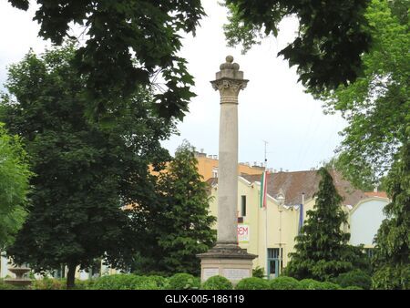 Obelisc - 1849 - Hungarian Revolution - Nagykáta-stock-foto
