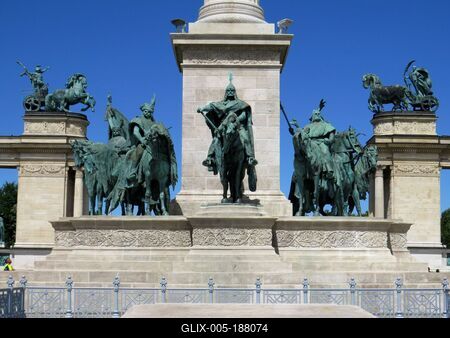 Budapest - Heroes Square - Millennium Memorial-stock-foto