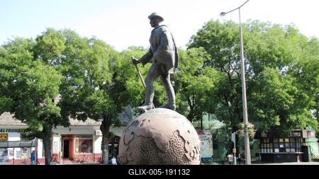 Baja - Jelky András statue traveling the World - Hungary-stock-foto