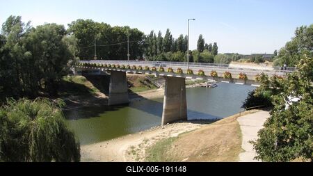 Baja - Bridge over Sugovica -. Danube - Petőfi Island-stock-foto
