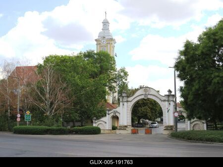 Abony - City Gate and Church - Hungary-stock-foto