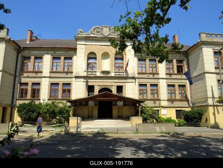 Törökszentmiklós - High School Dormitory - Hungary-stock-foto