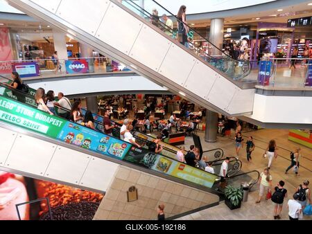 Árkád department stroe - Budapest - Hungary-stock-foto