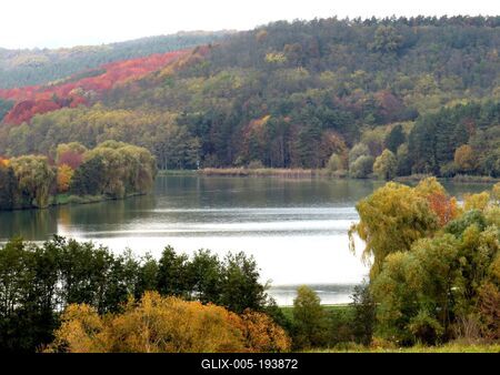 Nőtincs Szent István Lake - Nature - Autumn colors-stock-foto