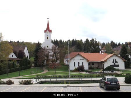 The Bánk church and municipality on Hősök square - Hungary-stock-foto