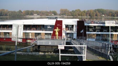 Tourist boat in the port of Mohács - Danube - Hungary-stock-foto
