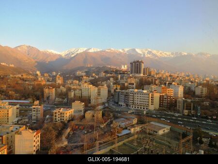Tehran - City Viiew - Snowy Mountains-stock-foto