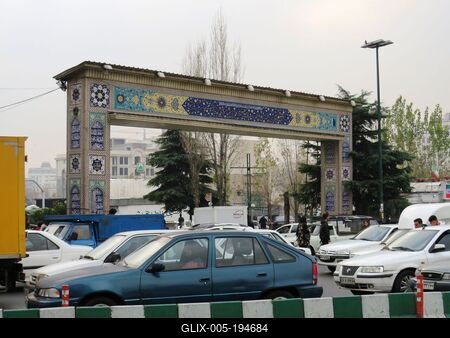 Ornate city gate to the Grand Bazaar - Tehran-stock-foto
