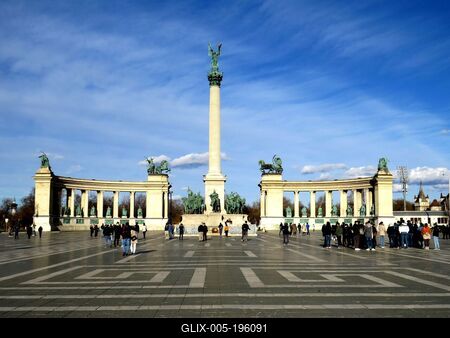 Square of Heroes - Budapest - Hungary-stock-foto