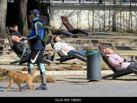 People sunbathing on Margitsziget in early spring - Budapest-stock-foto