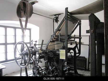 Pápa - Hungary - Convas painting machine - Museum-stock-foto