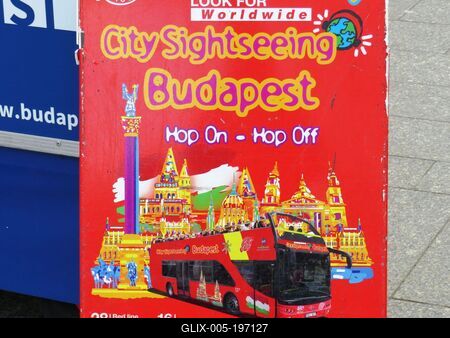 Budapest sightseeing bus advertisement for tourists-stock-foto