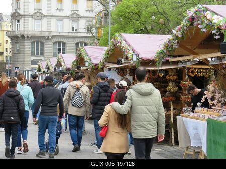 Budapest Spring Fair - People, pavilions-stock-foto