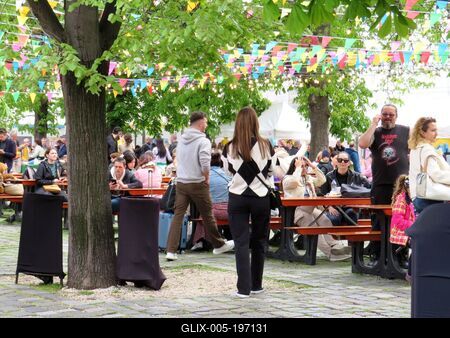 Budapest Spring Fair - Social recreation-stock-foto