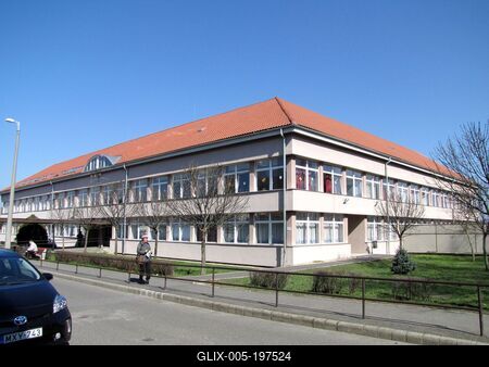 Sátoraljaújhely, 2016. március 17.The Kazinczy Ferenc elementary school is located at Deák u. No. 14.A Kazinczy Ferenc általános iskola a Deák u. 14. sz. alatt.-stock-foto