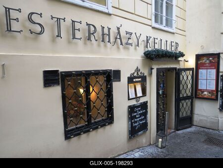 Hungarian restaurant - Vienna - Esterházy Keller-stock-foto