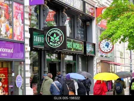 Cannabis shop on Vienna's Kärntner Straße - Austria-stock-foto
