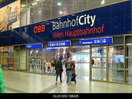 Vienna - Main railway yard - Hauptbahnhof - Austria-stock-foto