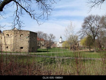 Szerencs - Castle waal and Little Lady Church Tower - Hungary-stock-foto