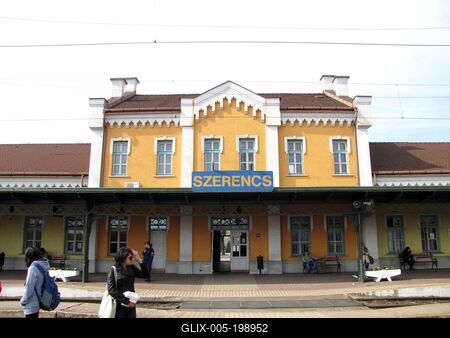Szerencs railway station - People waiting for a train.- Hungary-stock-foto