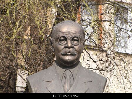 Bust of Imre Nagy - Szerencs - Hungary-stock-foto