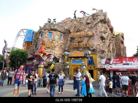 Power of Giants amusement unit - Prater - Vienna-stock-foto