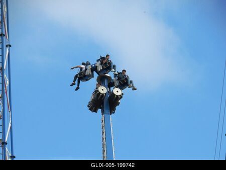 Passengers of the Propeller wheel take off in the Prater amusement park in Vienna-stock-foto